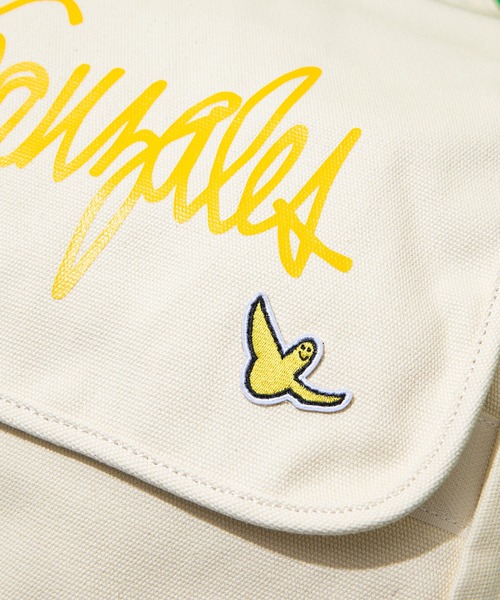 (What it isNt)ART BY MARKGONZALES(ワットイットイズント)の「【(What it isNt) ART BY MARK GONZALES/(ワットイットイズント) アートバイ マークゴンザレス】ニュースペーパーバッグ(メッセンジャーバッグ・メンズ・アイボリー/ブラック・FREE)」の7枚目の写真