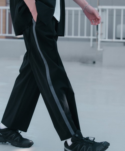 Uiscel(ユイセル)の「Uiscel 4wayストレッチサイドラインパンツ(その他パンツ・メンズ・ブラック/ブルー・MEDIUM/LARGE)」の5枚目の写真