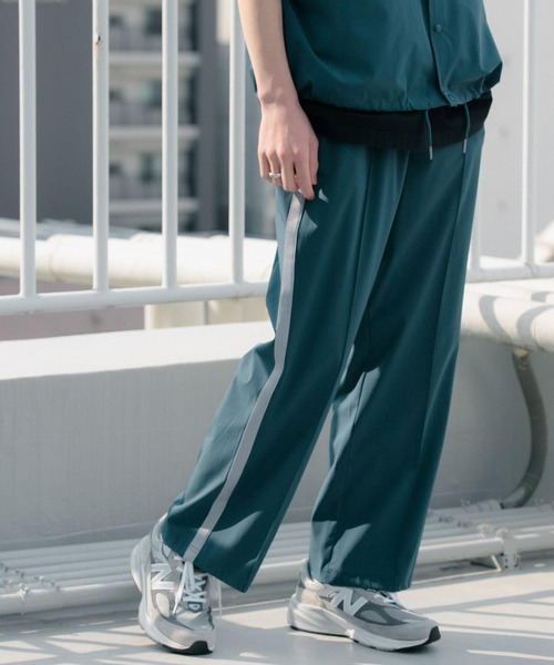 Uiscel(ユイセル)の「Uiscel 4wayストレッチサイドラインパンツ(その他パンツ・メンズ・ブラック/ブルー・MEDIUM/LARGE)」の8枚目の写真