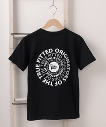 NEW ERA（ニューエラ）の「【NEW　ERA/ニューエラ】Circle OOTTF ブラック×グラデーションカラー バックプリント サークルロゴ 半袖Tシャツ【 140ｃｍ-160ｃｍ】レギュラーフィット（Tシャツ/カットソー・キッズ）」