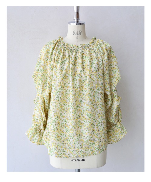 cawaii(カワイイ)の「オフショルダーにも。ふんわりタック袖の花柄ブラウストップス(シャツ/ブラウス・レディース・イエロー・FREE)」の6枚目の写真