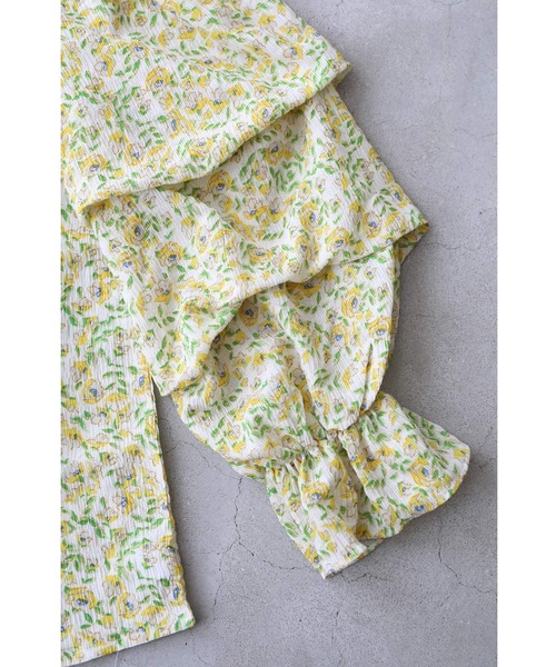 cawaii(カワイイ)の「オフショルダーにも。ふんわりタック袖の花柄ブラウストップス(シャツ/ブラウス・レディース・イエロー・FREE)」の13枚目の写真