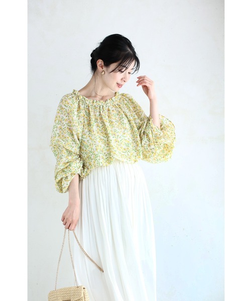cawaii(カワイイ)の「オフショルダーにも。ふんわりタック袖の花柄ブラウストップス(シャツ/ブラウス・レディース・イエロー・FREE)」の17枚目の写真