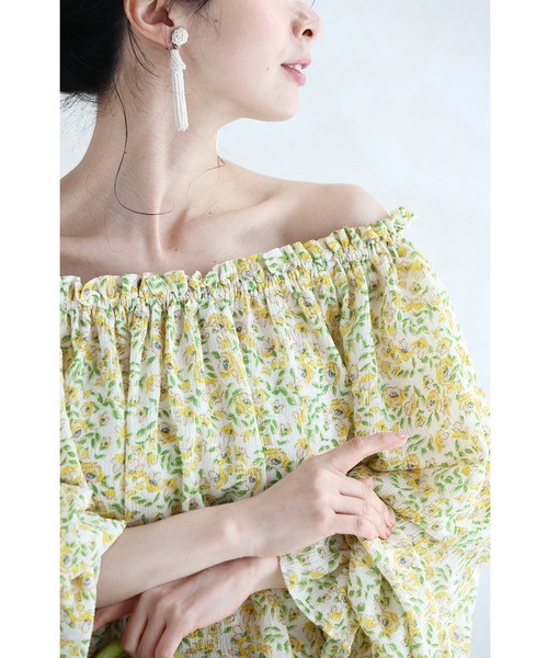 cawaii(カワイイ)の「オフショルダーにも。ふんわりタック袖の花柄ブラウストップス(シャツ/ブラウス・レディース・イエロー・FREE)」の18枚目の写真