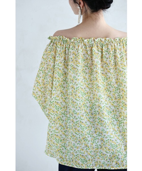 cawaii(カワイイ)の「オフショルダーにも。ふんわりタック袖の花柄ブラウストップス(シャツ/ブラウス・レディース・イエロー・FREE)」の19枚目の写真