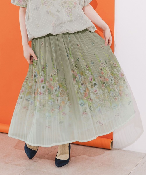 iS ScoLar（イズスカラー）の「542206：花蝶柄シフォン 楊柳プリーツ
