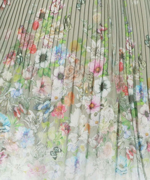 iS ScoLar（イズスカラー）の「542206：花蝶柄シフォン 楊柳プリーツ