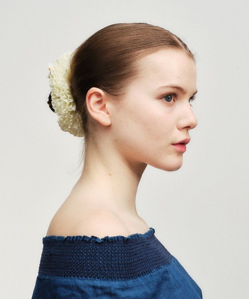 GOOD SQUISH（グッドスクイッシュ）の「【GOOD SQUISH】COWBOY プリーツフリルトーンシュシュ ギフト プレゼント（シュシュ・レディース・オフホワイト/ブラック/レッド・FREE）」の5枚目の写真