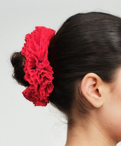 GOOD SQUISH（グッドスクイッシュ）の「【GOOD SQUISH】COWBOY プリーツフリルトーンシュシュ ギフト プレゼント（シュシュ・レディース・オフホワイト/ブラック/レッド・FREE）」の13枚目の写真