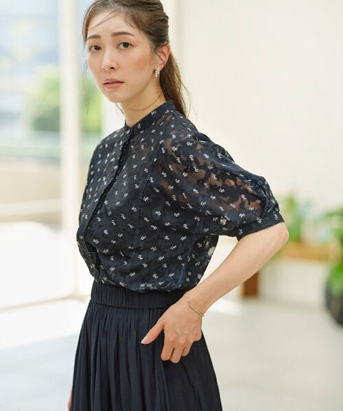 【セール】フラワーボーダージャガードプリント ブラウス（シャツ/ブラウス）｜組曲（クミキョク）