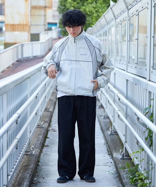BEN DAVIS(ベンデイビス)の「【BEN DAVIS(ベンデイビス)】PIPING NYLON JACKET / ドローコード パイピング 刺繍 オーバーサイズ ナイロン(その他アウター・メンズ・ブラック/アイボリー/ブルーグレー・MEDIUM/LARGE/X-LARGE)」の21枚目の写真