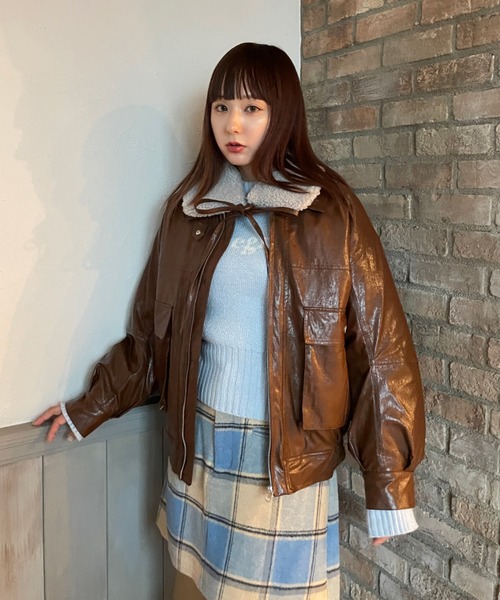 poiregnee(ポワニェ)の「2WAYボアカラージャケット(ブルゾン・レディース・ライトブルー/ブラック/ブラウン・FREE)」の4枚目の写真