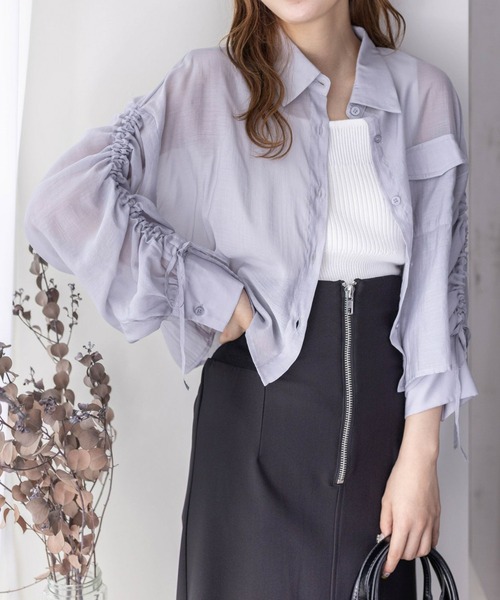 clear（クリア）の「≪再入荷≫袖シャーリングショートシャツ[オフィスカジュアル 着回し抜群 大人]（シャツ/ブラウス・レディース・アイボリー/グレー/チャコールグレー・F）」の3枚目の写真