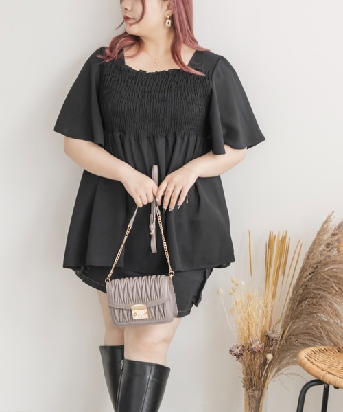 CLETTE(クレット)の「フレア袖シャーリングブラウス(シャツ/ブラウス・レディース・ブラック/オフホワイト/ピンク・LL/3L/4L)」の1枚目の写真