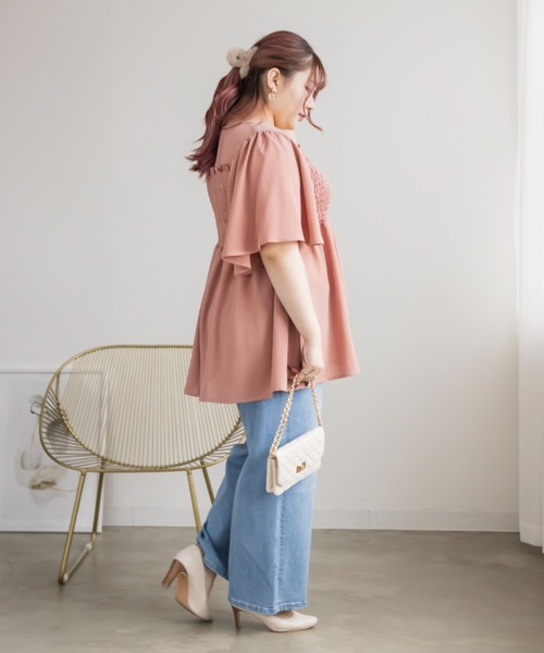 CLETTE(クレット)の「フレア袖シャーリングブラウス(シャツ/ブラウス・レディース・ブラック/オフホワイト/ピンク・LL/3L/4L)」の14枚目の写真