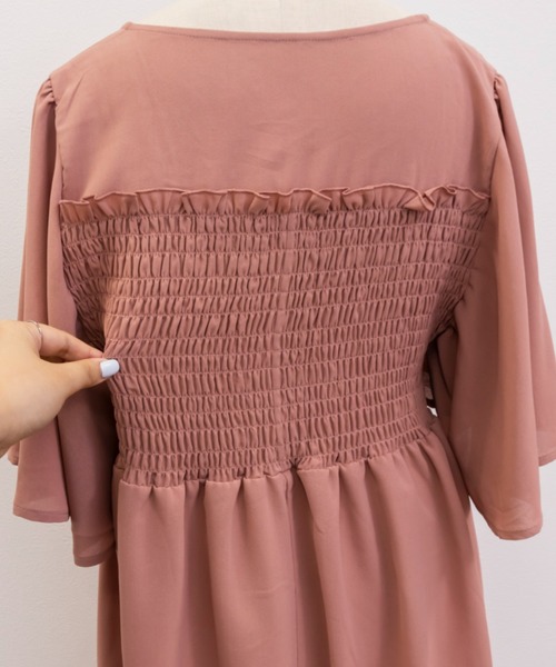 CLETTE(クレット)の「フレア袖シャーリングブラウス(シャツ/ブラウス・レディース・ブラック/オフホワイト/ピンク・LL/3L/4L)」の9枚目の写真