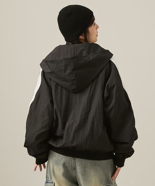 Snap club（スナップクラブ）の「【Snap club】ロゴ刺繍サイドラインナイロンフードトラックブルゾン（ブルゾン・レディース・ネイビー/ブラック/アイボリー/グレー・M/L）」の22枚目の写真