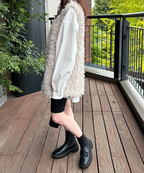 ISOOK(アイスー)の「【ISOOK / アイスー】ボアベスト / ジレ ジャケット ファー 白 ホワイト グレージュ ZOZOTOWN限定(ベスト・レディース・アイボリー/グレイッシュベージュ・FREE)」の22枚目の写真