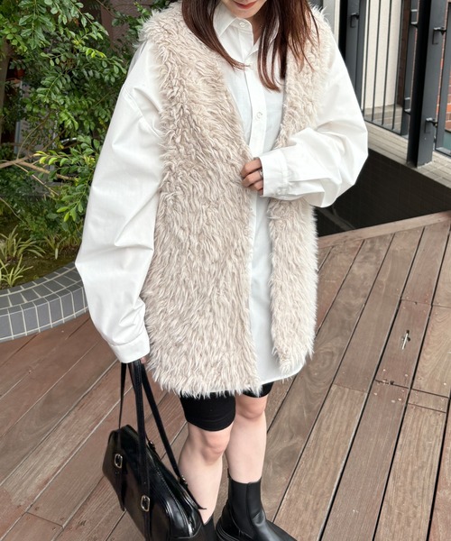 ISOOK(アイスー)の「【ISOOK / アイスー】ボアベスト / ジレ ジャケット ファー 白 ホワイト グレージュ ZOZOTOWN限定(ベスト・レディース・アイボリー/グレイッシュベージュ・FREE)」の12枚目の写真