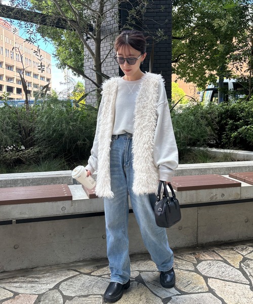 ISOOK(アイスー)の「【ISOOK / アイスー】ボアベスト / ジレ ジャケット ファー 白 ホワイト グレージュ ZOZOTOWN限定(ベスト・レディース・アイボリー/グレイッシュベージュ・FREE)」の16枚目の写真