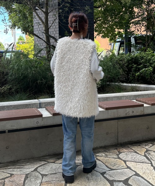 ISOOK(アイスー)の「【ISOOK / アイスー】ボアベスト / ジレ ジャケット ファー 白 ホワイト グレージュ ZOZOTOWN限定(ベスト・レディース・アイボリー/グレイッシュベージュ・FREE)」の18枚目の写真