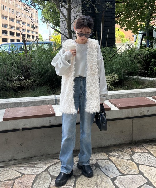 ISOOK(アイスー)の「【ISOOK / アイスー】ボアベスト / ジレ ジャケット ファー 白 ホワイト グレージュ ZOZOTOWN限定(ベスト・レディース・アイボリー/グレイッシュベージュ・FREE)」の14枚目の写真