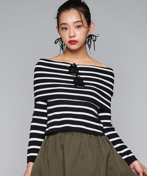 Narcissus（ナルシス）の「【Narcissus】ボーダーオフショルトップス（Tシャツ/カットソー・レディース・ホワイト/ブラック・FREE）」の2枚目の写真