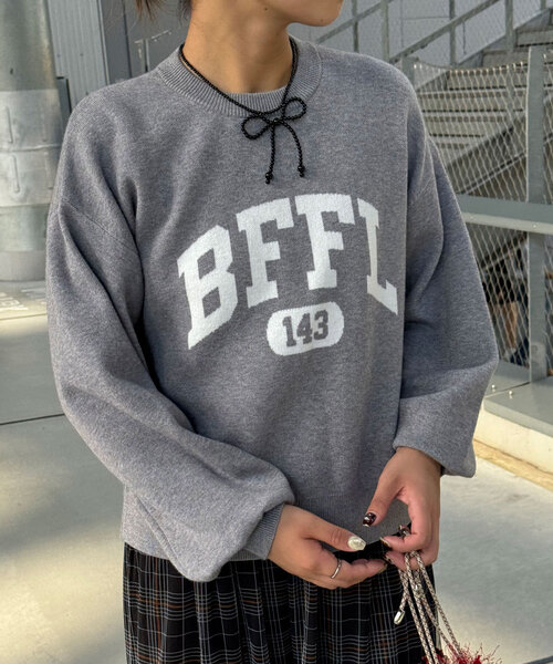 CIAOPANIC(チャオパニック)の「カレッジロゴスウェットライクニットプルオーバー(ニット/セーター・レディース・ネイビー/グレー/レッド/アイボリー・ONE SIZE)」の12枚目の写真