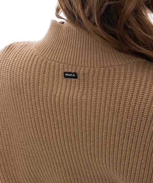RVCA（ルーカ）の「RVCA レディース DREAM CYCLE SWEATER セーター/ルーカローゲージモックネックセーター（ニット/セーター・レディース・ブラウン系その他・MEDIUM/LARGE/SMALL）」の4枚目の写真