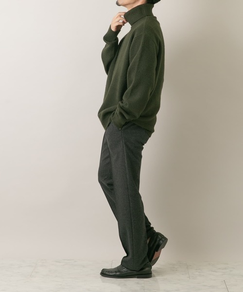 URBAN RESEARCH ROSSO MEN（アーバンリサーチロッソメン）の「『WEB限定』ストレッチストレートストライプパンツ（スラックス・メンズ・ブラック/ブラウン・MEDIUM/LARGE）」の17枚目の写真