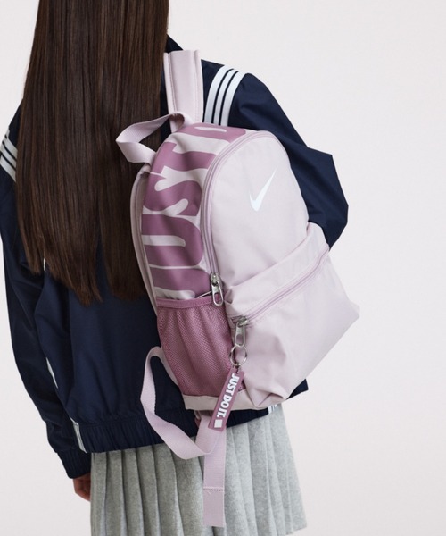NIKE(ナイキ)の「ナイキ ブラジリア JDI キッズ ミニ バックパック (11L) / Nike Brasilia JDI Kids' Mini Backpack (11L) DR6091-019 Platinum Violet(バックパック/リュック・キッズ・パープル系その他・ONE SIZE)」の1枚目の写真