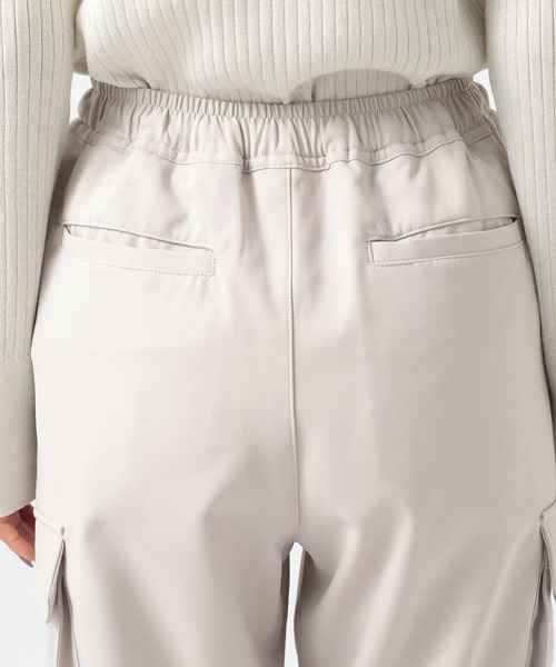 BAYFLOW（ベイフロー）の「[冬もあったか]裏起毛ドロストカーゴパンツ（カーゴパンツ・レディース・カーキ/グレイッシュベージュ/ブラック・MEDIUM/SMALL）」の13枚目の写真