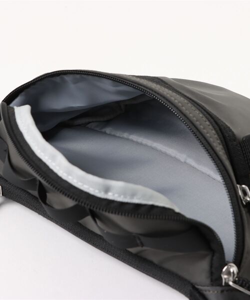 Dickies（ディッキーズ）の「【Dickies】TEXT LOGO WAISTBAG / ディッキーズ テキストロゴ ウエストバッグ（ボディバッグ/ウエストポーチ・メンズ・チャコール/グレー/ライトブラウン/ブラック・FREE）」の7枚目の写真