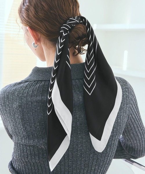 coca（coca）（コカ）の「とろみスカーフ（バンダナ/スカーフ・レディース・ブラック/アイボリー・ONE SIZE）」の2枚目の写真