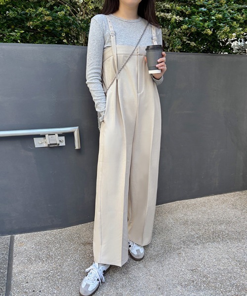 Doux Belle（ドゥーベル）の「Iラインシルエットハイウエストサロペット（サロペット/オーバーオール・レディース・ライトベージュ/グレー/ブラック・MEDIUM）」の3枚目の写真