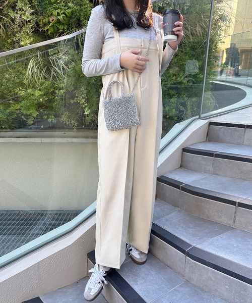 Doux Belle（ドゥーベル）の「Iラインシルエットハイウエストサロペット（サロペット/オーバーオール・レディース・ライトベージュ/グレー/ブラック・MEDIUM）」の10枚目の写真