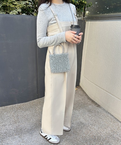 Doux Belle（ドゥーベル）の「Iラインシルエットハイウエストサロペット（サロペット/オーバーオール・レディース・ライトベージュ/グレー/ブラック・MEDIUM）」の4枚目の写真