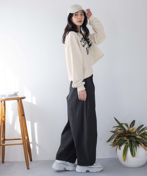 LOWRYS FARM（ローリーズファーム）の「タックボリュームカーブ