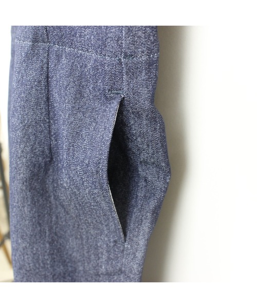 maarook（マルーク）の「速乾ストレッチデニムサロペットパンツ（サロペット/オーバーオール・キッズ・ネイビー・160cm/150cm/140cm）」の7枚目の写真