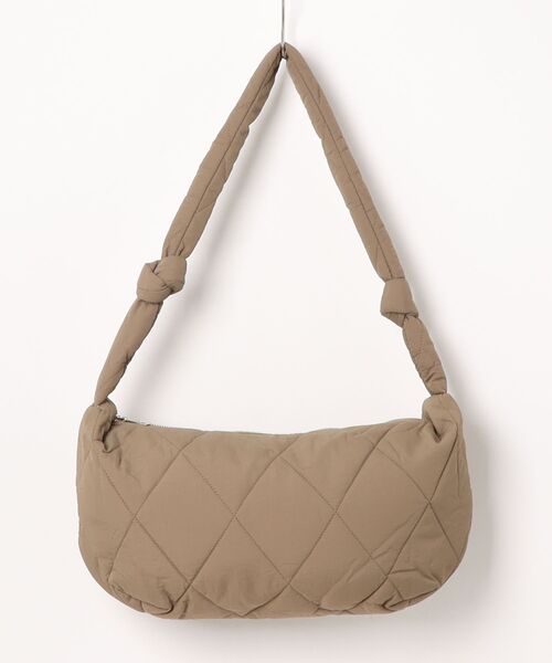 an meets zakka(アンミツザッカ)の「an meets zakka ダイヤキルティングパディングナイロンショルダーバッグ / 肩掛け バナナ バック カバン 鞄 レディース メンズ ユニセックス(ショルダーバッグ・レディース・ベージュ/アイボリー/ブラック・ONESIZE)」の18枚目の写真