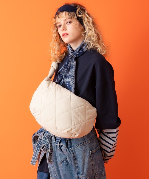 an meets zakka(アンミツザッカ)の「an meets zakka ダイヤキルティングパディングナイロンショルダーバッグ / 肩掛け バナナ バック カバン 鞄 レディース メンズ ユニセックス(ショルダーバッグ・レディース・ベージュ/アイボリー/ブラック・ONESIZE)」の19枚目の写真