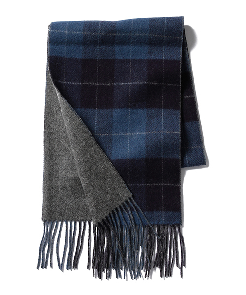 BEAMS（ビームス）の「BEAMS / バッファローチェック リバーシブル マフラー（マフラー・メンズ・グレー/ネイビー/レッド・ONE SIZE）」の14枚目の写真