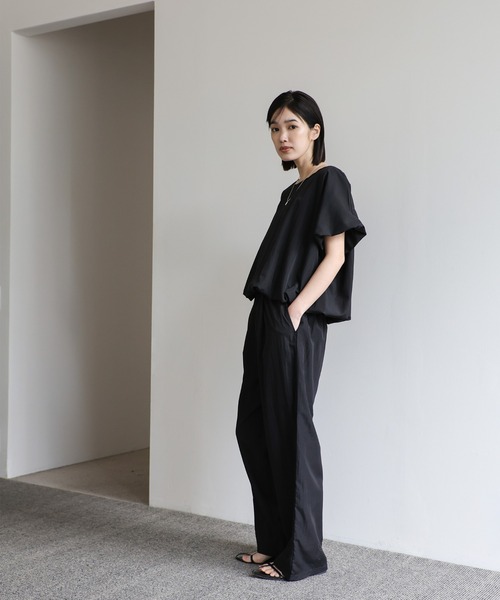 select MOCA Et(セレクトモカエト)の「【Et】Tuck Easy Pants(その他パンツ・レディース・グレイッシュベージュ/ブラック・MEDIUM/LARGE)」の3枚目の写真