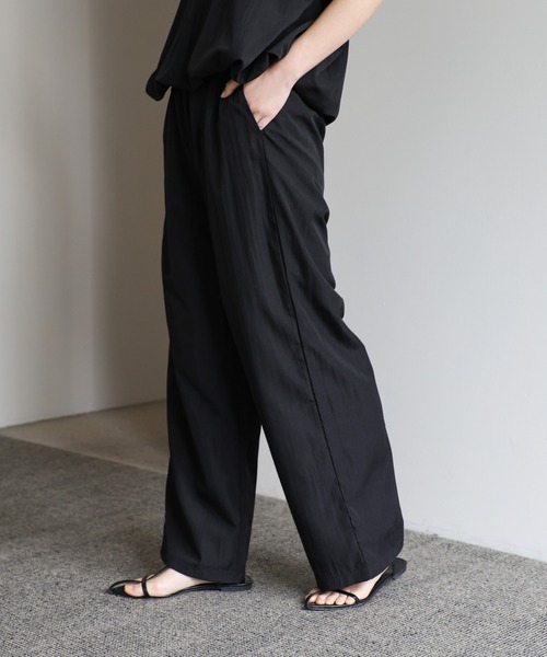select MOCA Et(セレクトモカエト)の「【Et】Tuck Easy Pants(その他パンツ・レディース・グレイッシュベージュ/ブラック・MEDIUM/LARGE)」の6枚目の写真