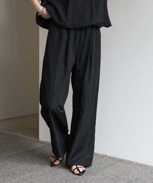select MOCA Et(セレクトモカエト)の「【Et】Tuck Easy Pants(その他パンツ・レディース・グレイッシュベージュ/ブラック・MEDIUM/LARGE)」の5枚目の写真