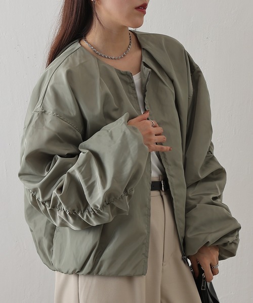 COLONY 2139（コロニートゥーワンスリーナイン）の「袖ギャザーブルゾン（ブルゾン・レディース・アイボリー/ブラック/カーキ・FREE）」の3枚目の写真