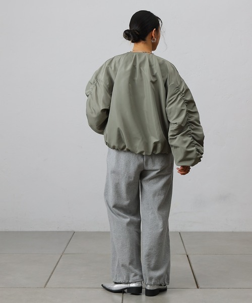 COLONY 2139（コロニートゥーワンスリーナイン）の「袖ギャザーブルゾン（ブルゾン・レディース・アイボリー/ブラック/カーキ・FREE）」の22枚目の写真