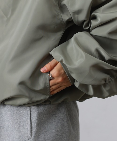 COLONY 2139（コロニートゥーワンスリーナイン）の「袖ギャザーブルゾン（ブルゾン・レディース・アイボリー/ブラック/カーキ・FREE）」の5枚目の写真