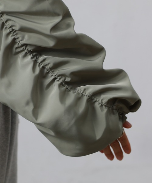 COLONY 2139（コロニートゥーワンスリーナイン）の「袖ギャザーブルゾン（ブルゾン・レディース・アイボリー/ブラック/カーキ・FREE）」の4枚目の写真