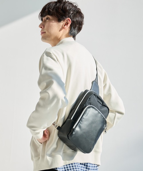 Arnold Palmer（アーノルドパーマー）の「メランジオックス パネル ボディバッグ（ボディバッグ/ウエストポーチ・メンズ・ブラック/チャコールグレー/グレー・F）」の2枚目の写真